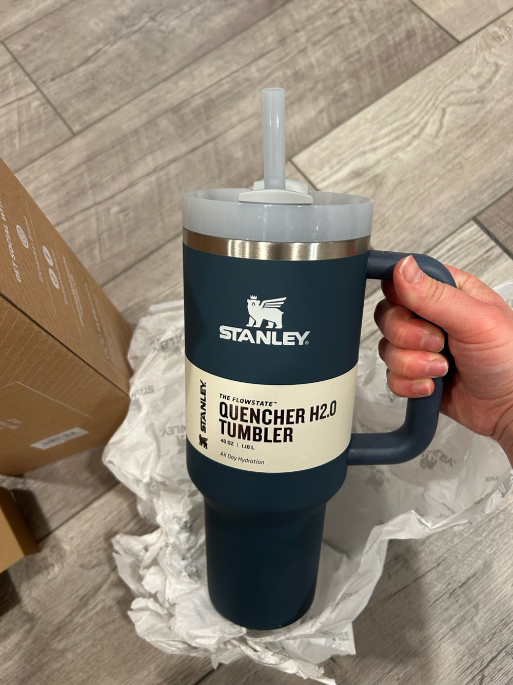 Stanley Quencher H2.0 Tumbler in Navy and Silver with Handle (NEW IN BOX)
